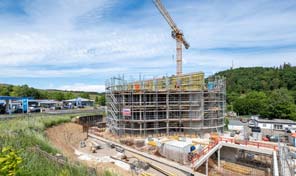 baustellenbilder der junior uni in daun von zenz-massivhaus